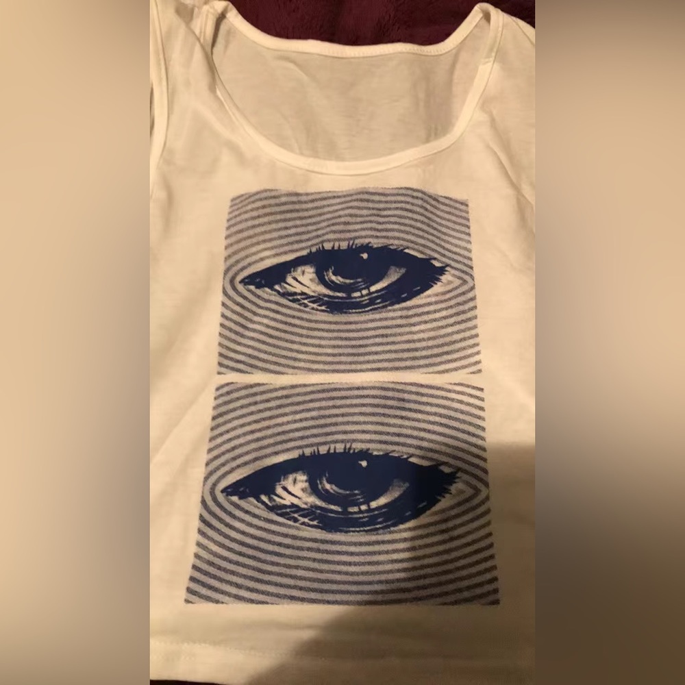Graphic tee - Picture 2 of 2